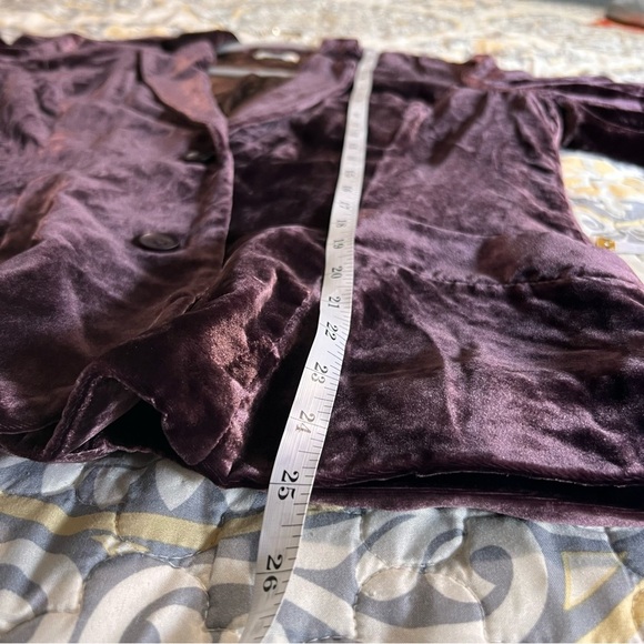 Sundance Sofia Crushed Velvet Wolfe
Purple Blazer, Size 8P - Picture 10 of 13